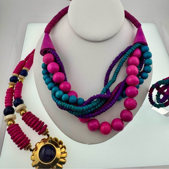 Jewelry - Vintage 80’s Retro Bold Multicolor Wood Beaded Necklace just in from Grandma